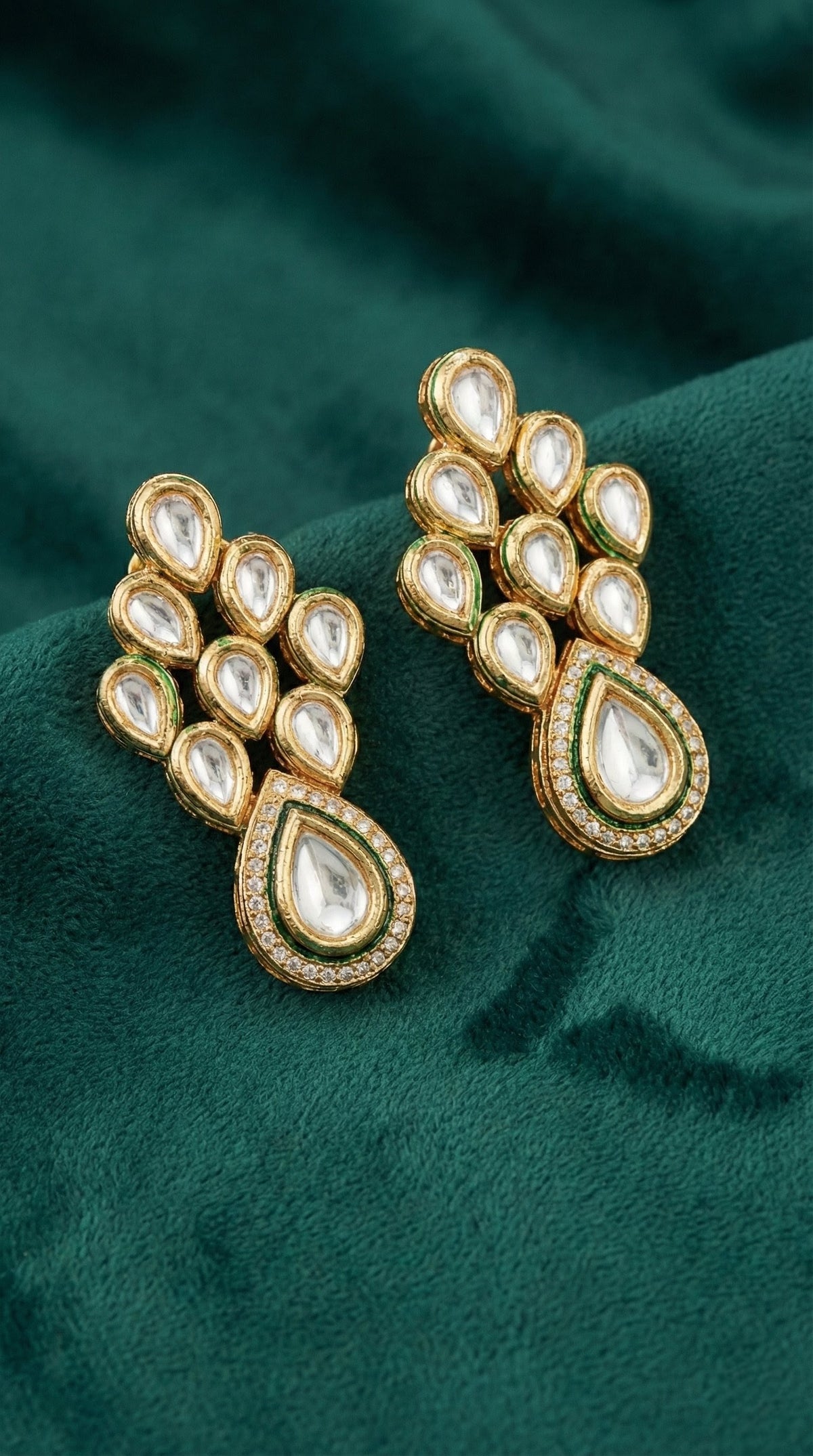 Alternate styling layout profile of Mishti Premium Kundan Necklace