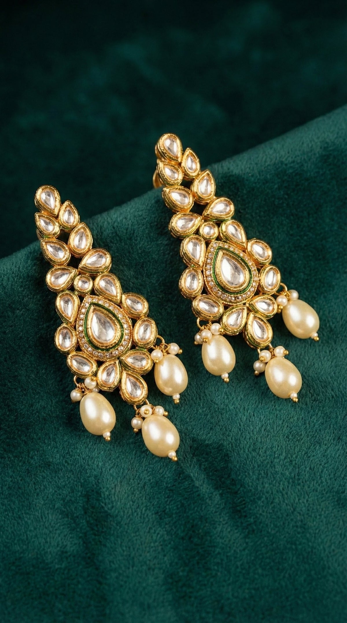 Alternate styling layout profile of Nitya Premium Kundan Necklace With Maang Tika