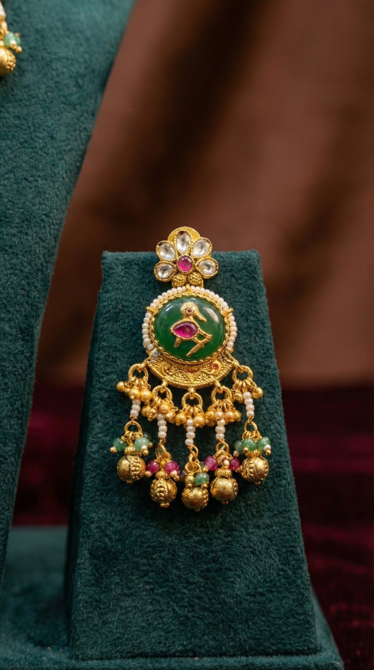 Alternate styling layout profile of Geetika Heritage Necklace Set