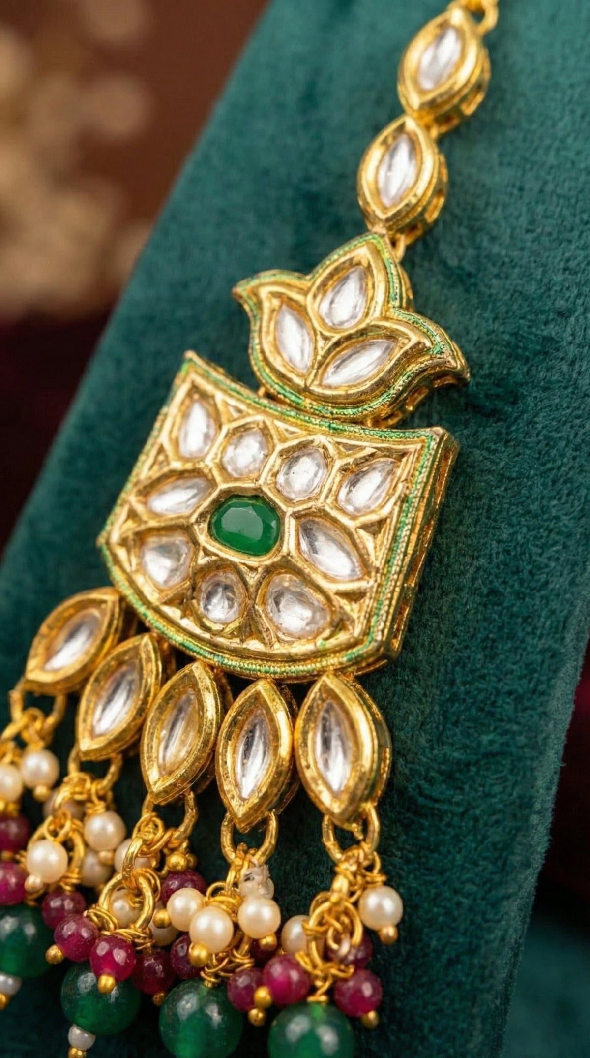Alternate styling layout profile of Aashi Elegant Kundan Maangtika
