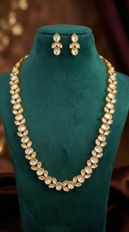 Detailed craftsmanship close up view of Janaki Premium Kundan Necklace