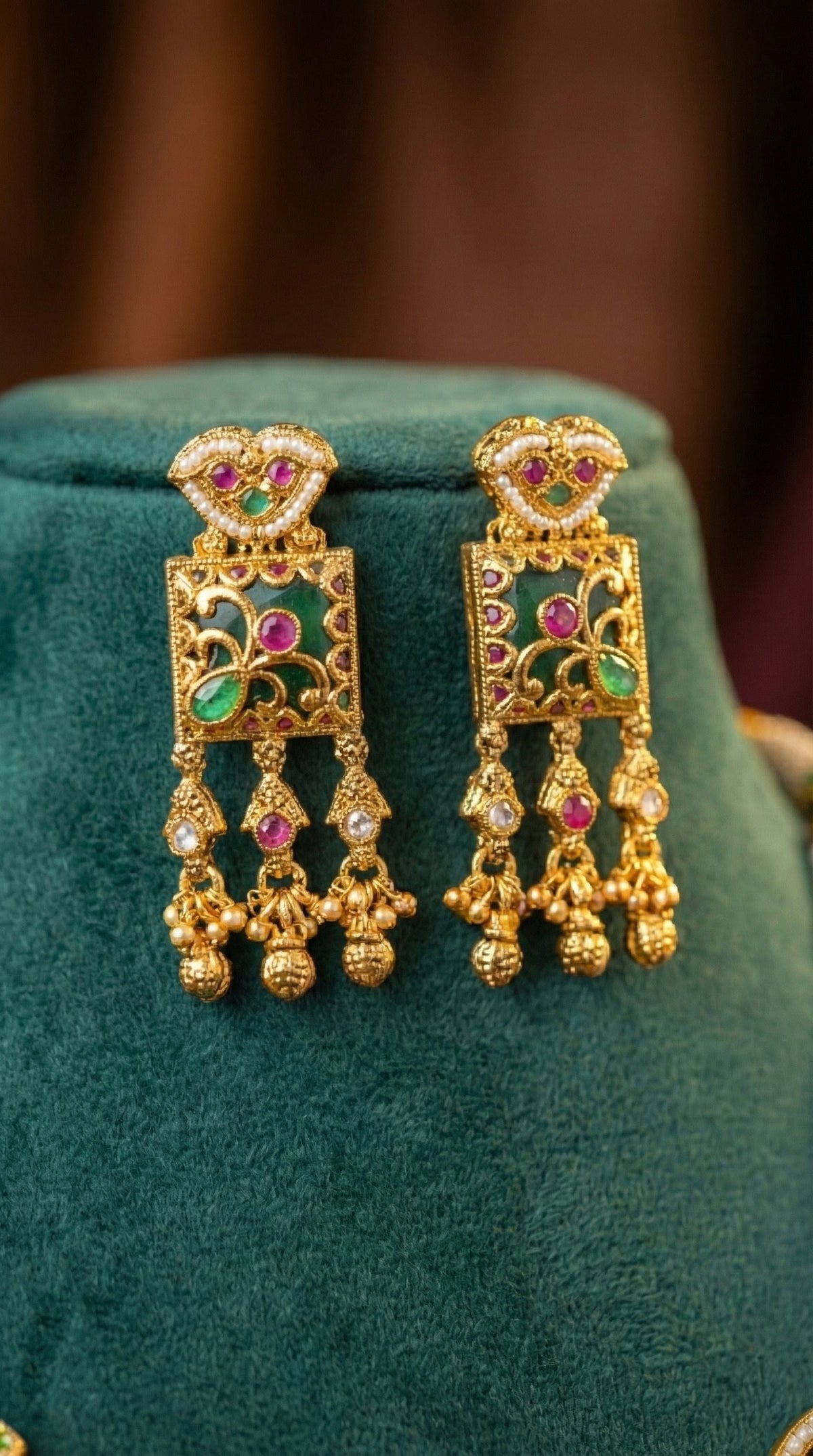 Alternate styling layout profile of Khushi Sparkle Heritage Necklace