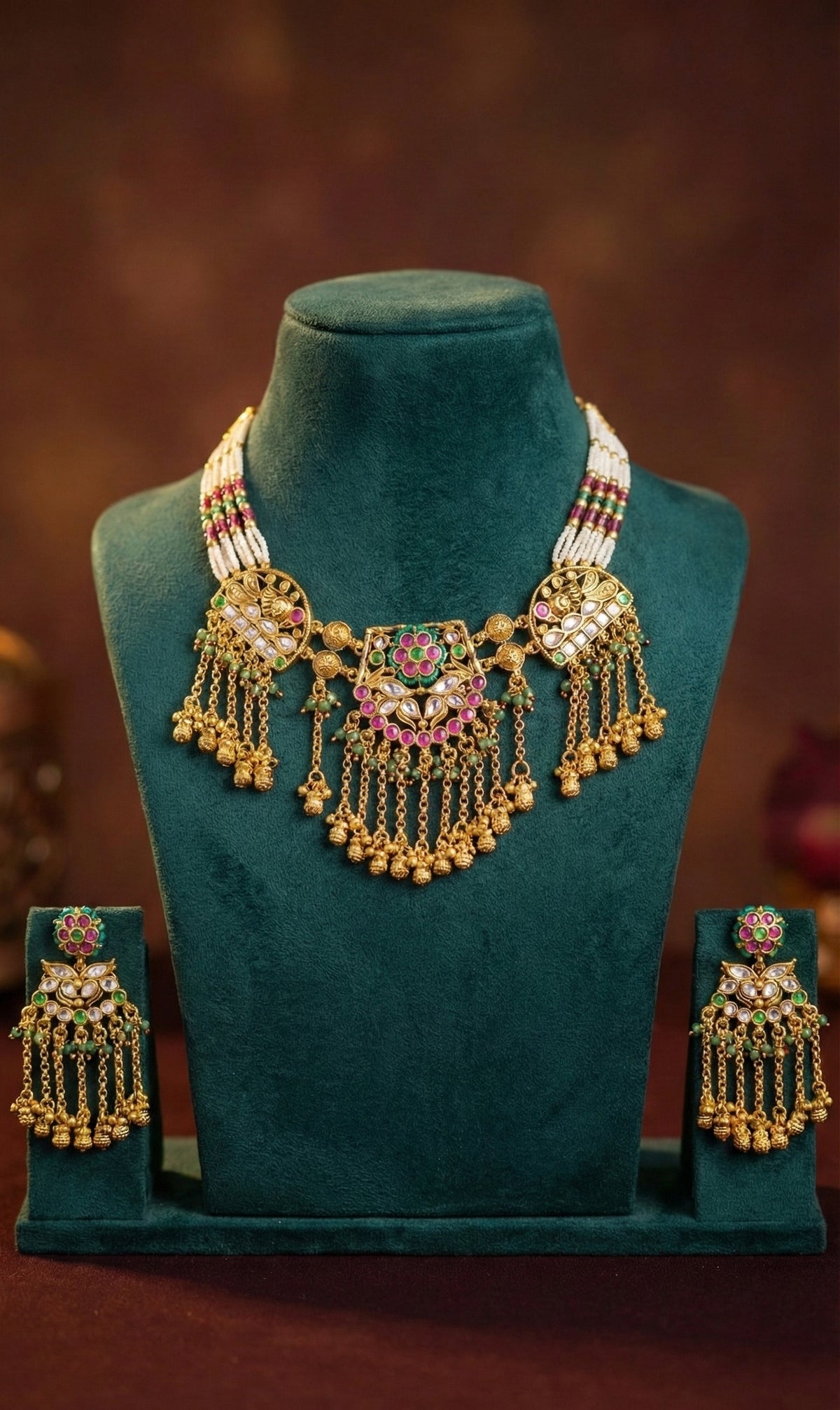 Detailed craftsmanship close up view of Shipra Heritage Necklace Set