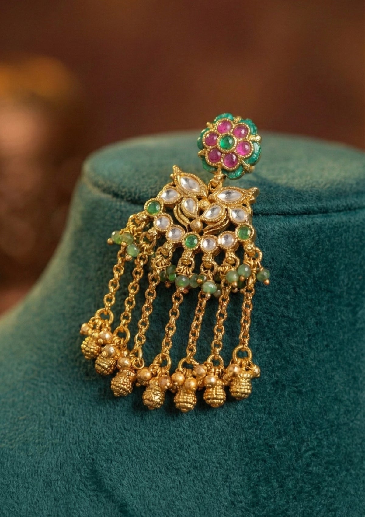 Alternate styling layout profile of Shipra Heritage Necklace Set