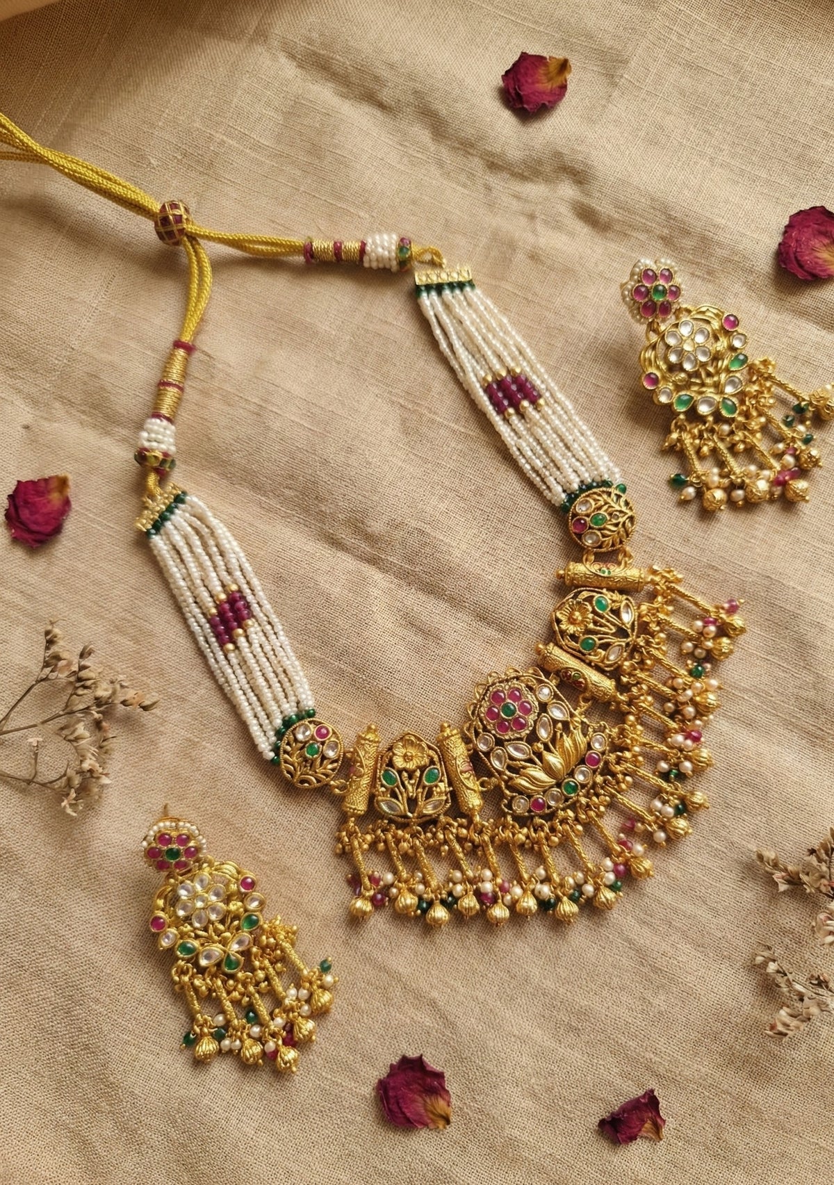 Main display view of the traditional Aditi Premium Heritage Necklace