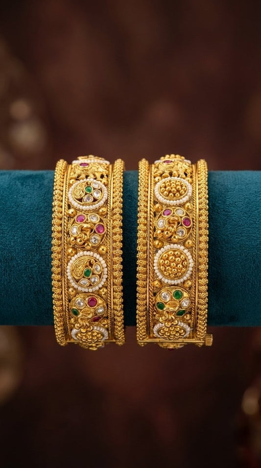 Detailed craftsmanship close up view of Renu Rajwadi Ghugree Bangles (Openable)
