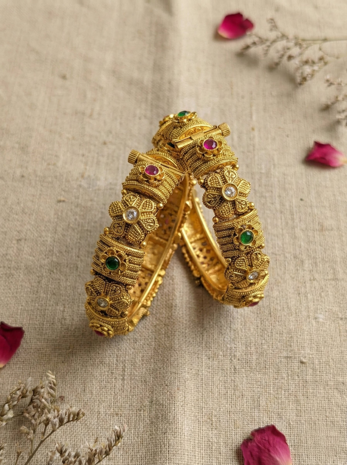 Alternate styling layout profile of Gayatri Premium Rajwadi Bangles (Openable)