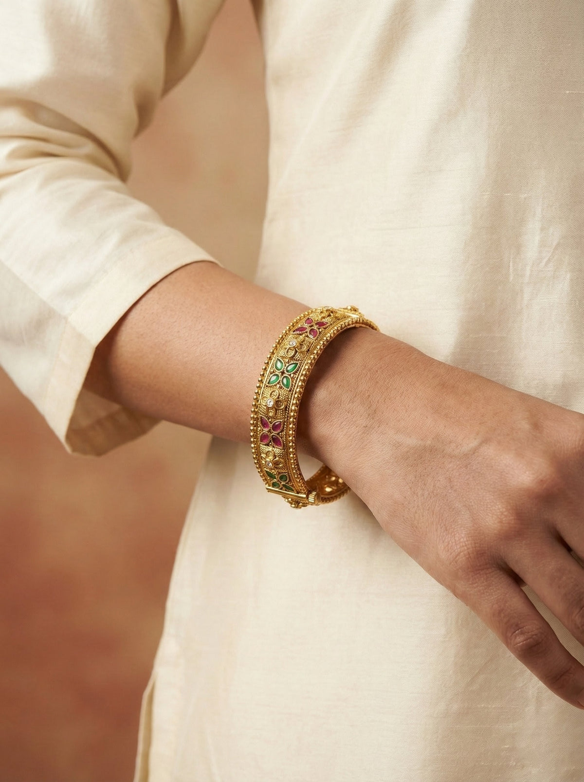 Alternate styling layout profile of Sara Gold Look Rajwadi Bangles (Openable)