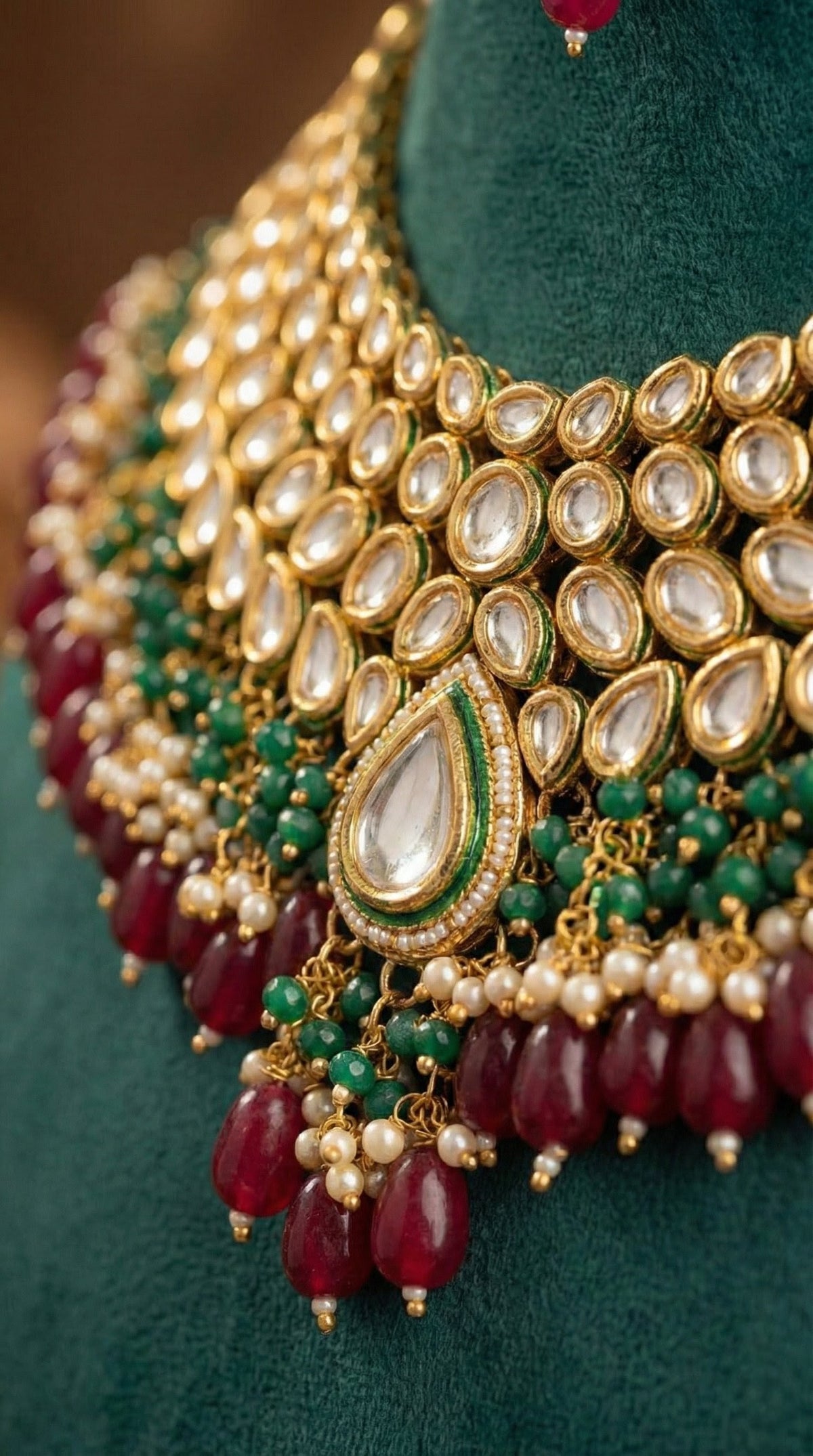Alternate styling layout profile of Vasudha Premium Kundan Necklace with Maang Tika