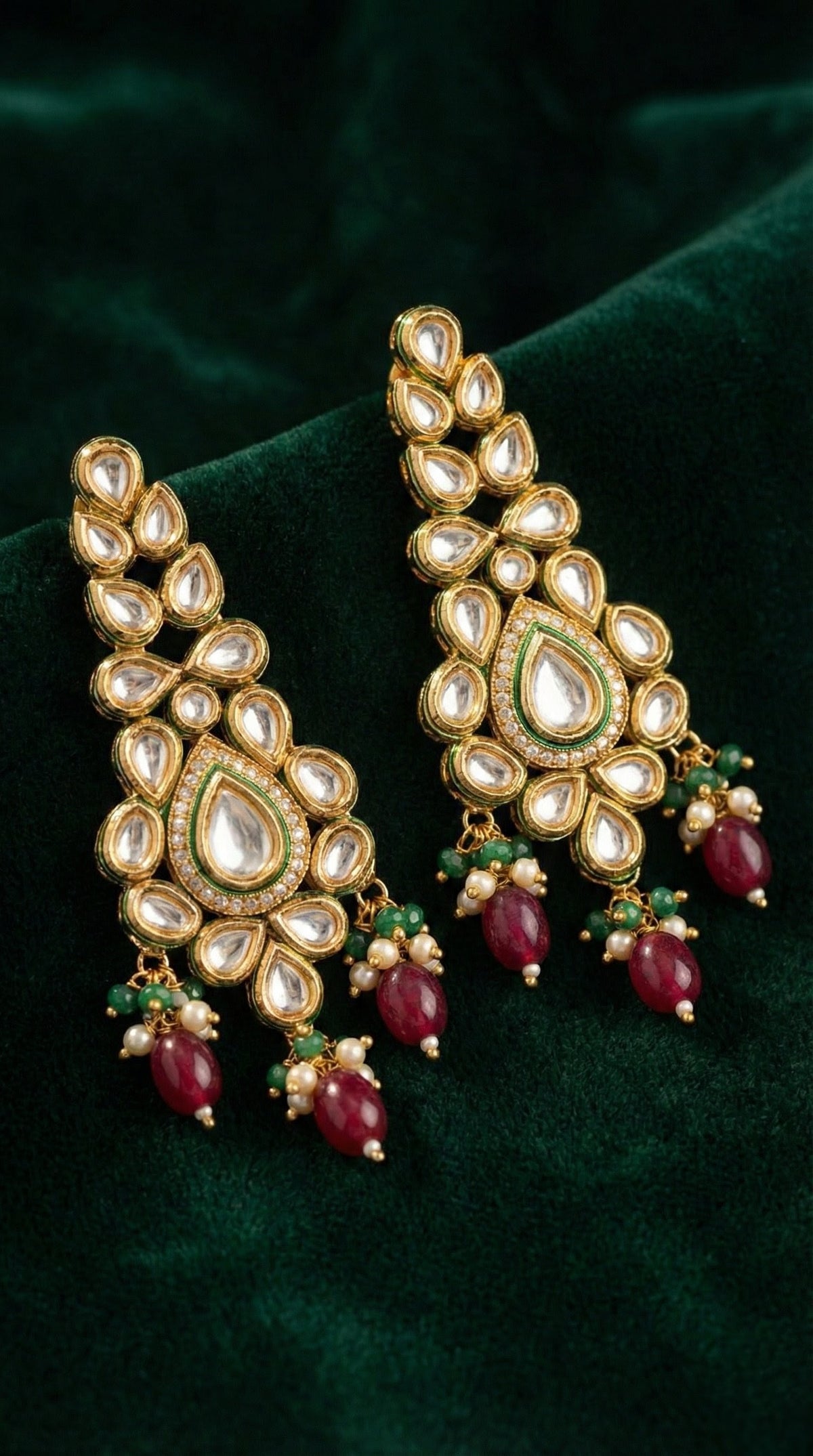 Alternate styling layout profile of Vasudha Premium Kundan Necklace with Maang Tika