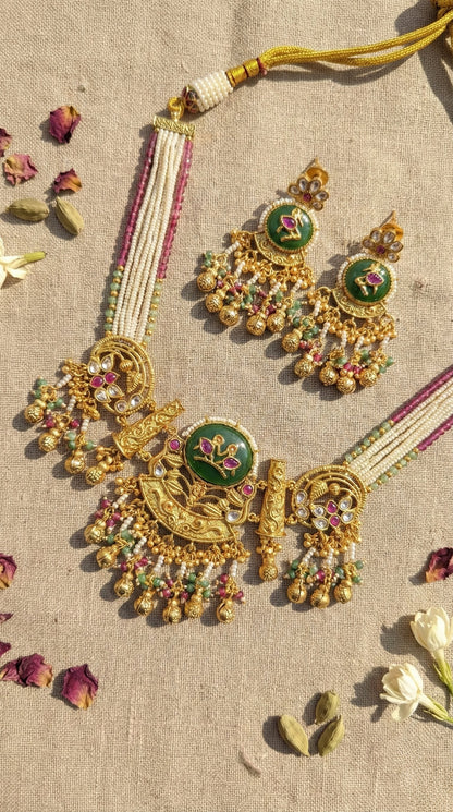 Main display view of the traditional Geetika Heritage Necklace Set