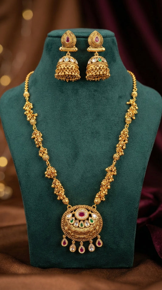 Detailed craftsmanship close up view of Lekha  Swaroski Chain Pendant Set