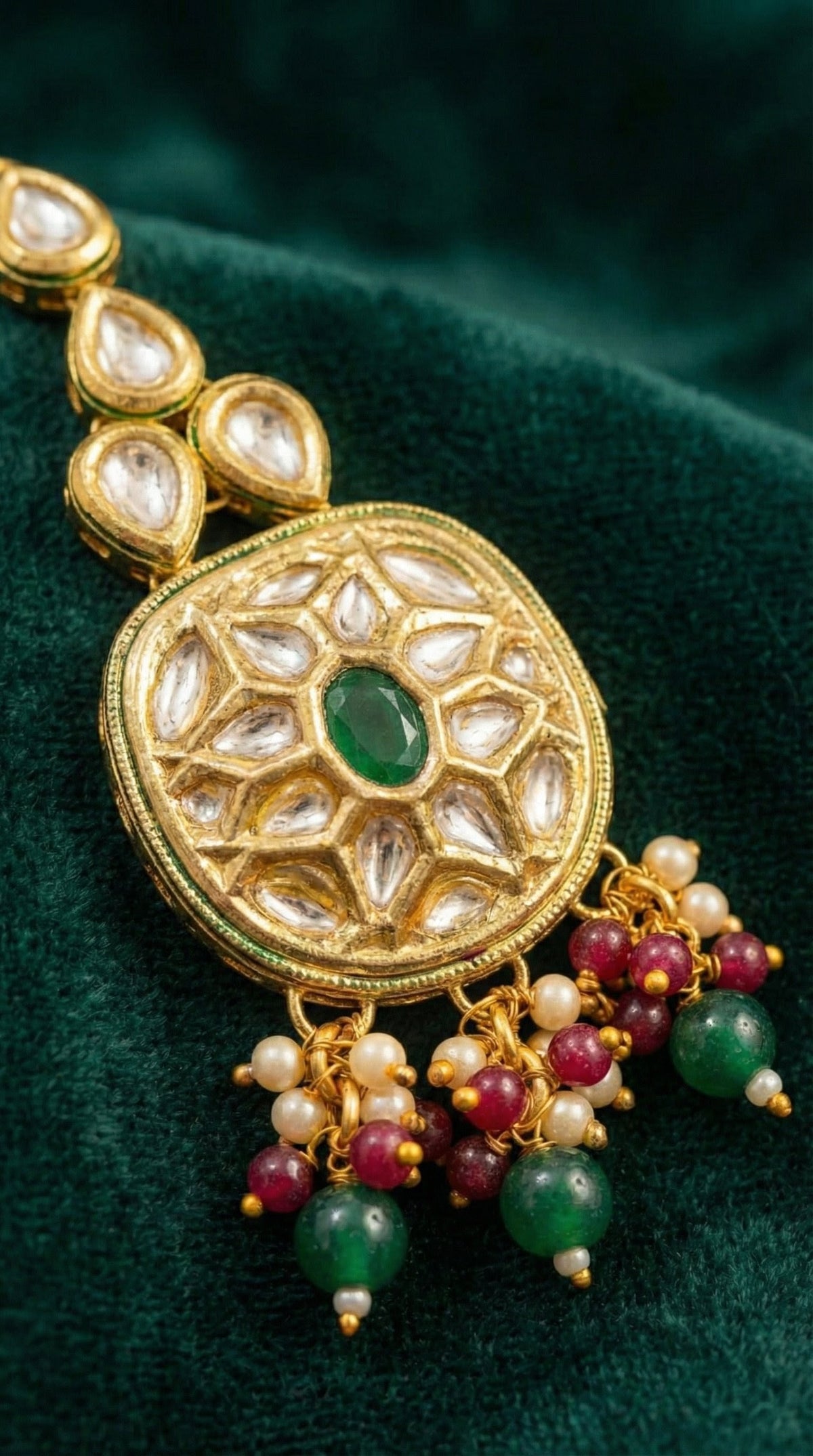 Detailed craftsmanship close up view of Bani Premium Kundan Maangtika