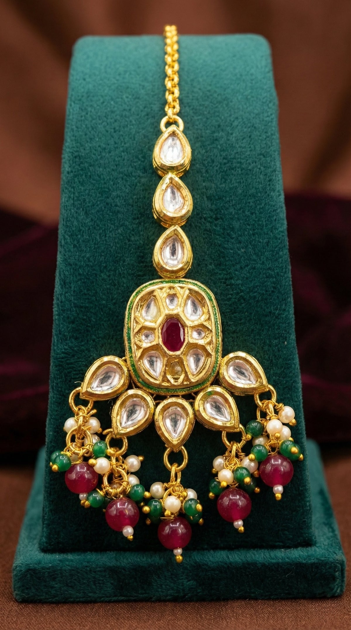 Detailed craftsmanship close up view of Jannat Beautiful Kundan Maangtika