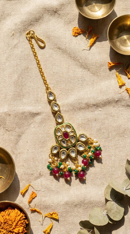 Main display view of the traditional Jannat Beautiful Kundan Maangtika