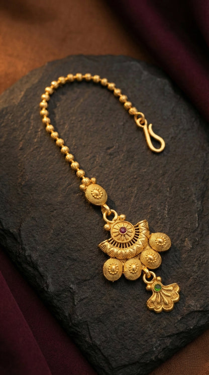 Alternate styling layout profile of Nitya Elegant Rajwadi Maangtika
