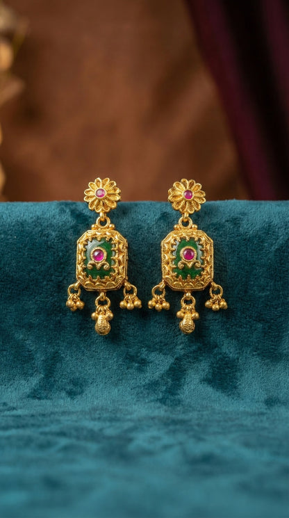 Alternate styling layout profile of Rashmika Premium Quality Heritage Choker Set