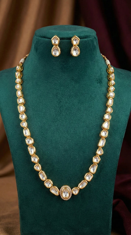 Detailed craftsmanship close up view of Zoya Premium Kundan Necklace