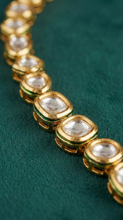 Alternate styling layout profile of Zoya Premium Kundan Necklace
