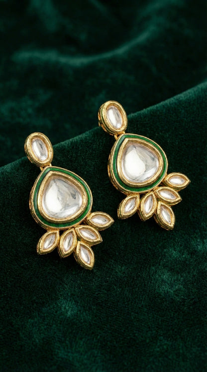 Alternate styling layout profile of Charvi Premium Kundan Necklace