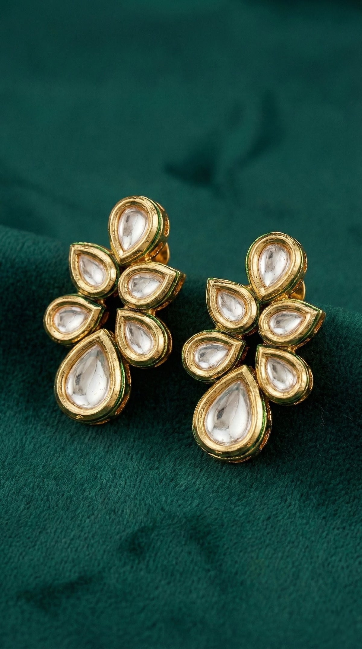 Alternate styling layout profile of Somya Premium Kundan Necklace