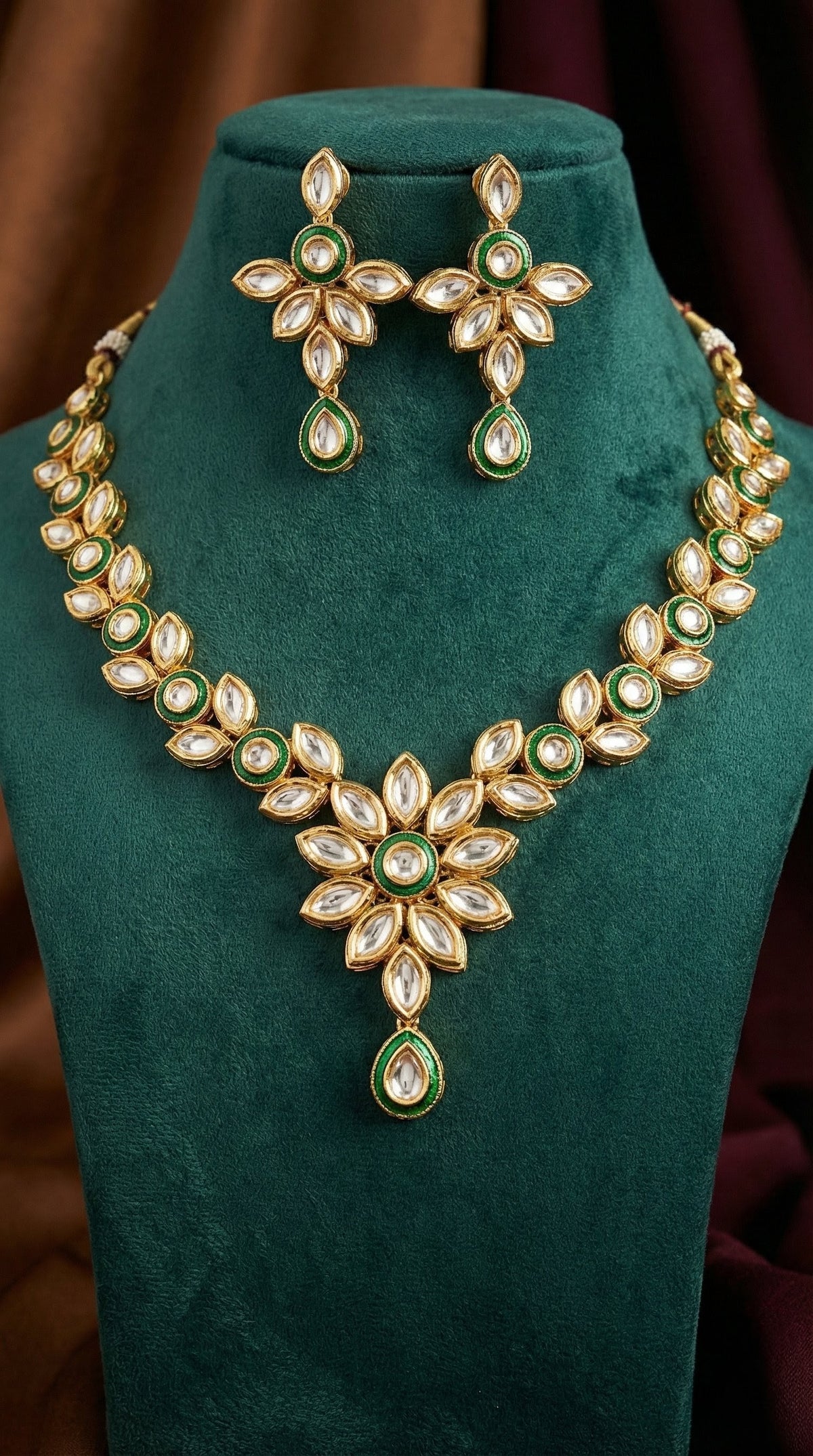 Detailed craftsmanship close up view of Avni Premium Kundan Necklace