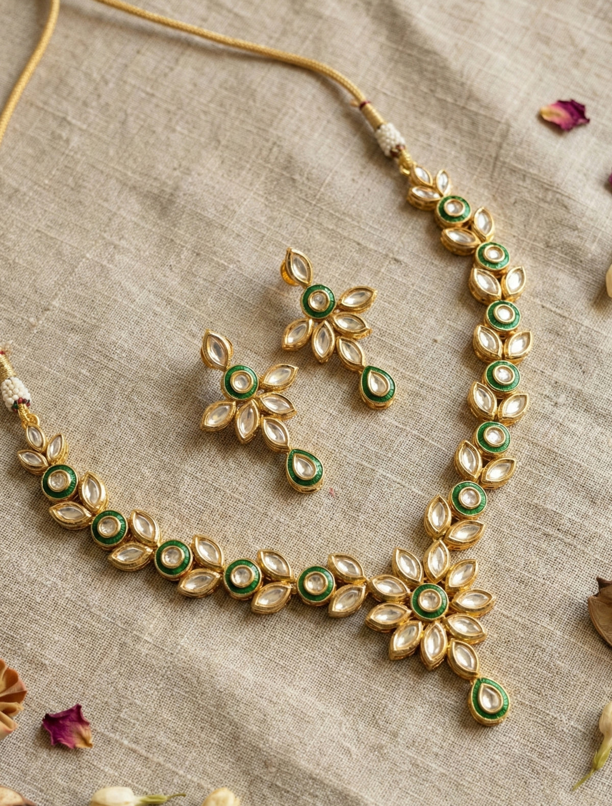 Main display view of the traditional Avni Premium Kundan Necklace