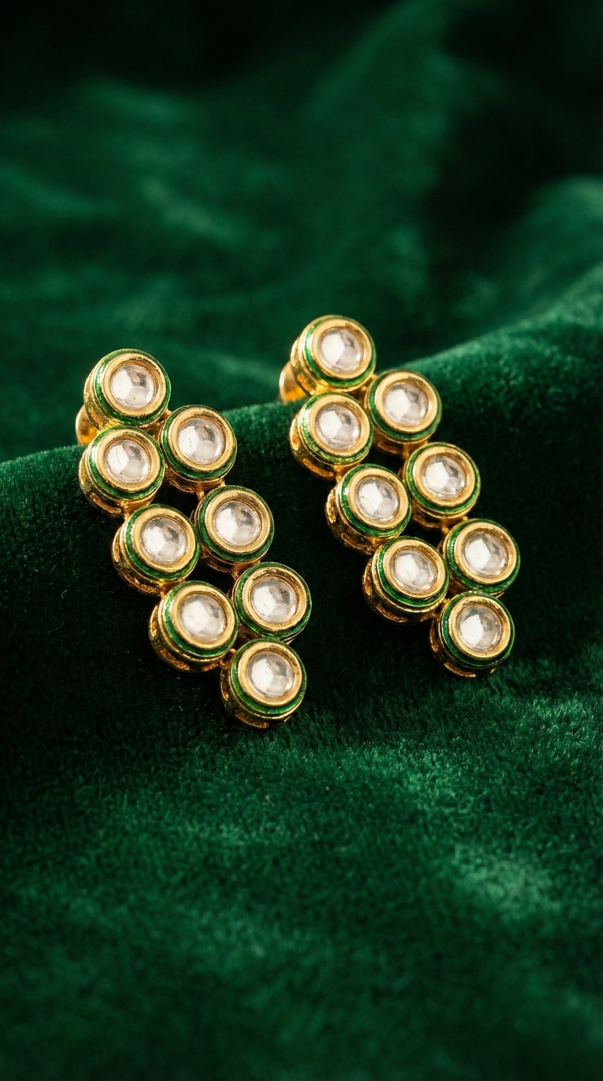 Alternate styling layout profile of Veda Premium Kundan Necklace