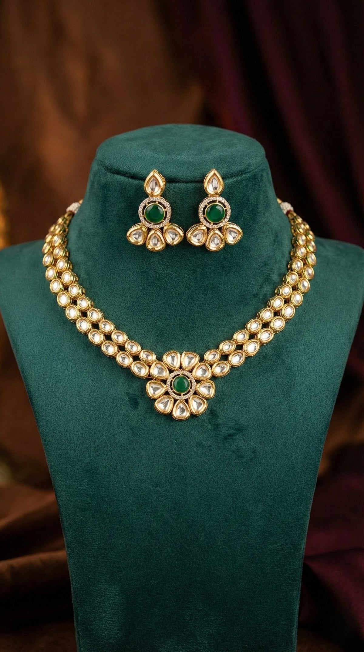 Detailed craftsmanship close up view of Chandni Premium Kundan Necklace