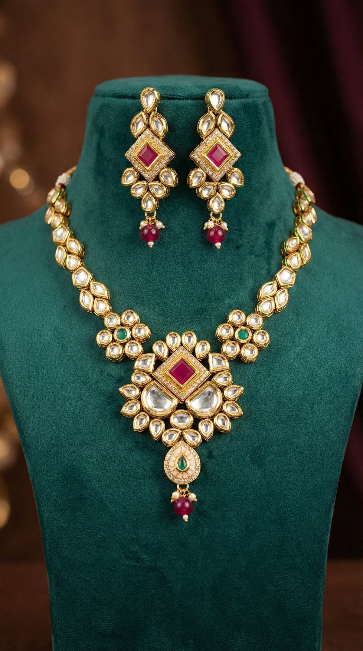 Detailed craftsmanship close up view of Damini Premium Kundan Necklace
