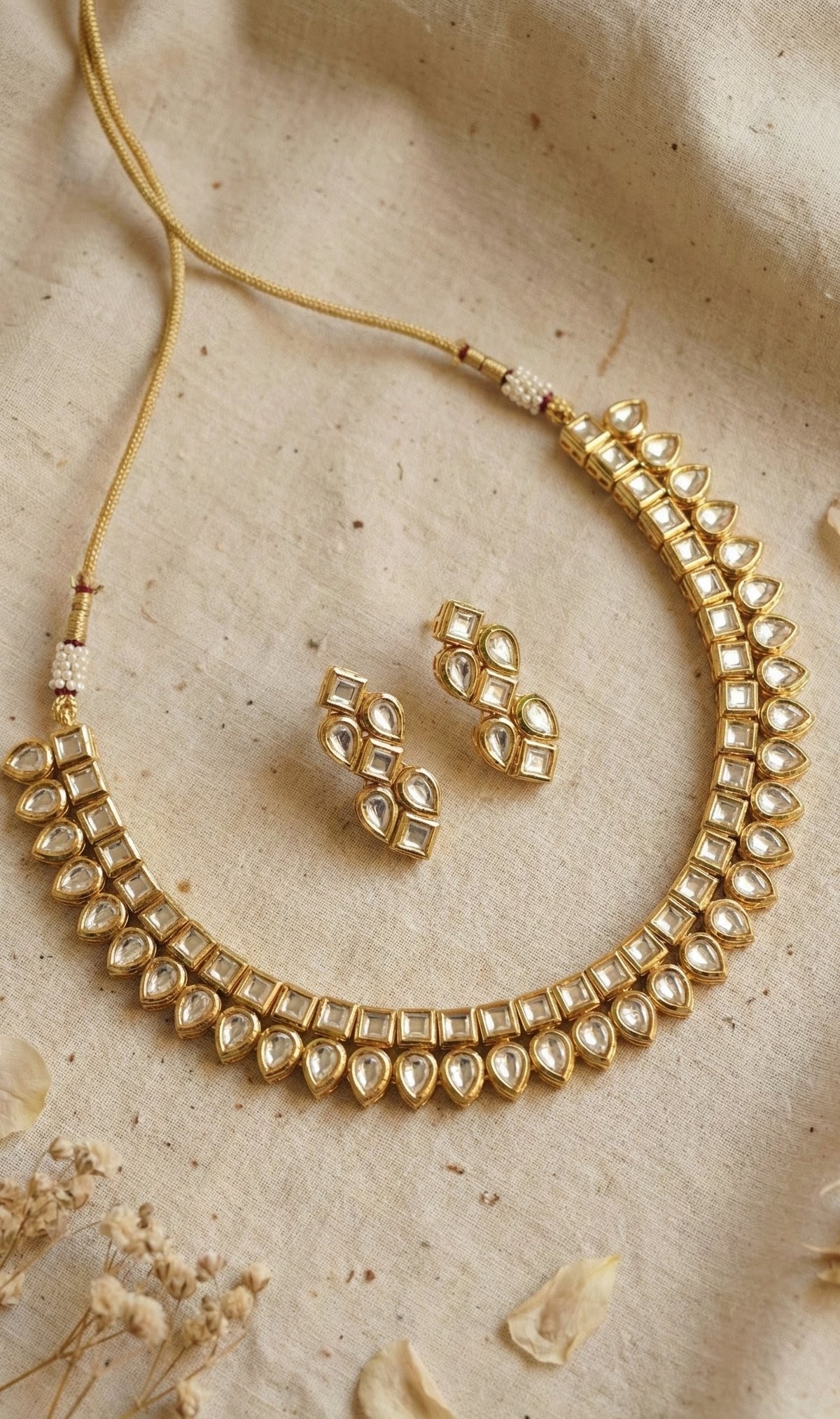 Main display view of the traditional Myra Premium Kundan Necklace