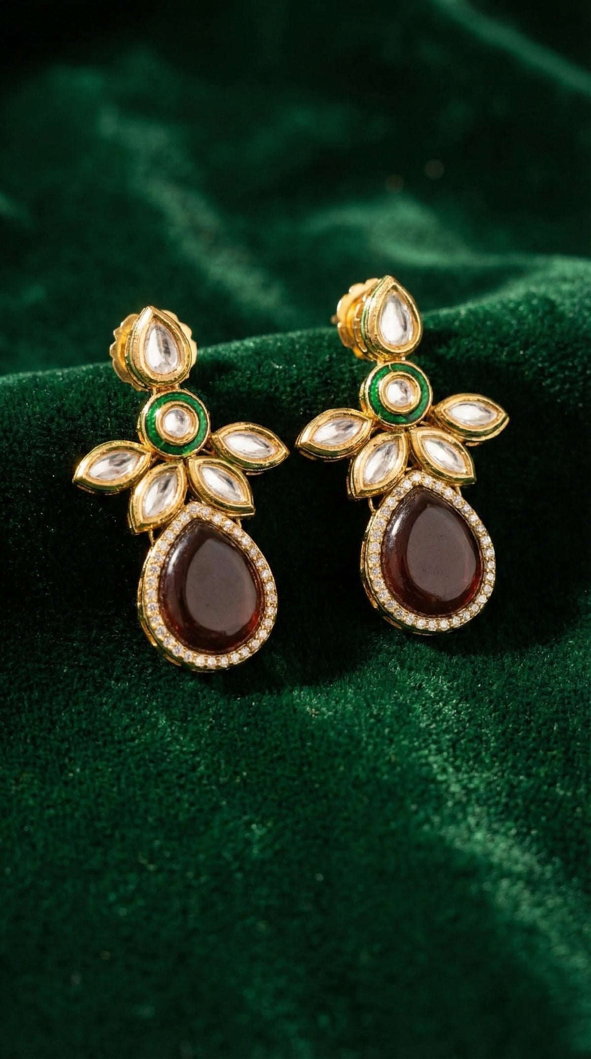 Alternate styling layout profile of Mahika Premium Kundan Necklace