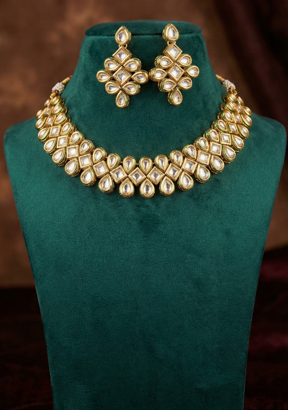 Alternate styling layout profile of Sanvi Premium Kundan Necklace