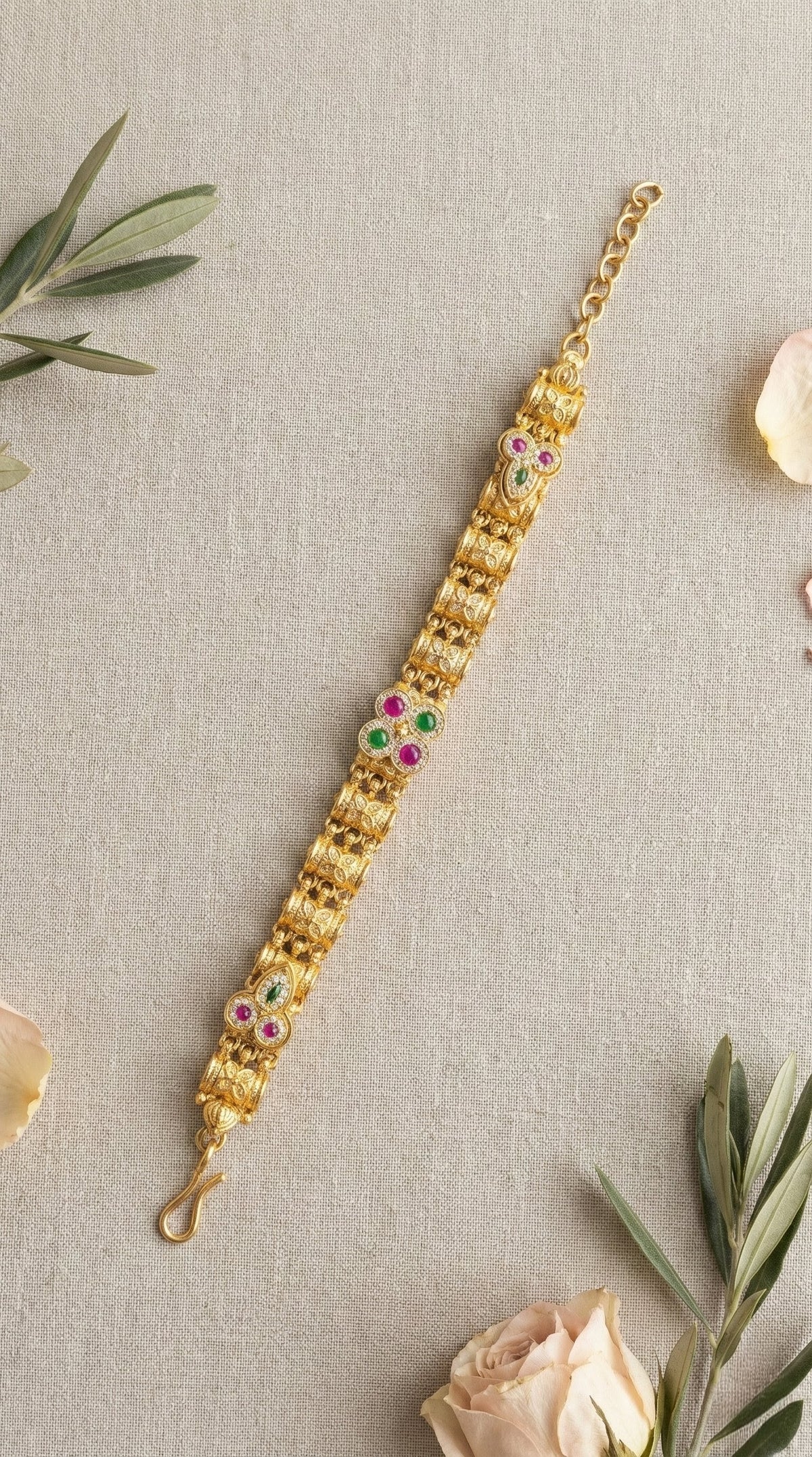 Main display view of the traditional Niti Antique Swaroski Bracelet