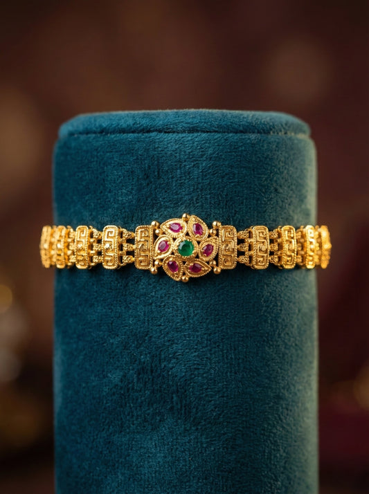 Detailed craftsmanship close up view of Akira Premium Swaroski Bracelet