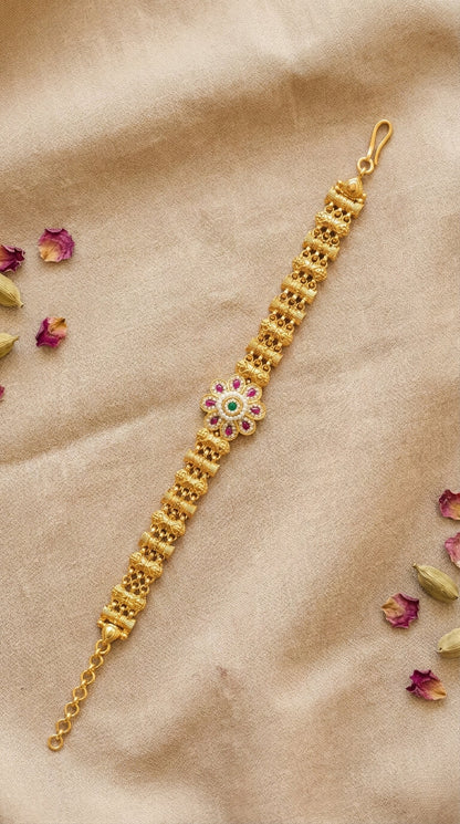 Main display view of the traditional Pihu Premium Swaroski Bracelet