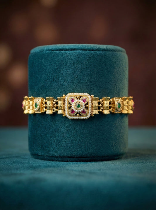 Detailed craftsmanship close up view of Kimi Antique Swaroski Bracelet