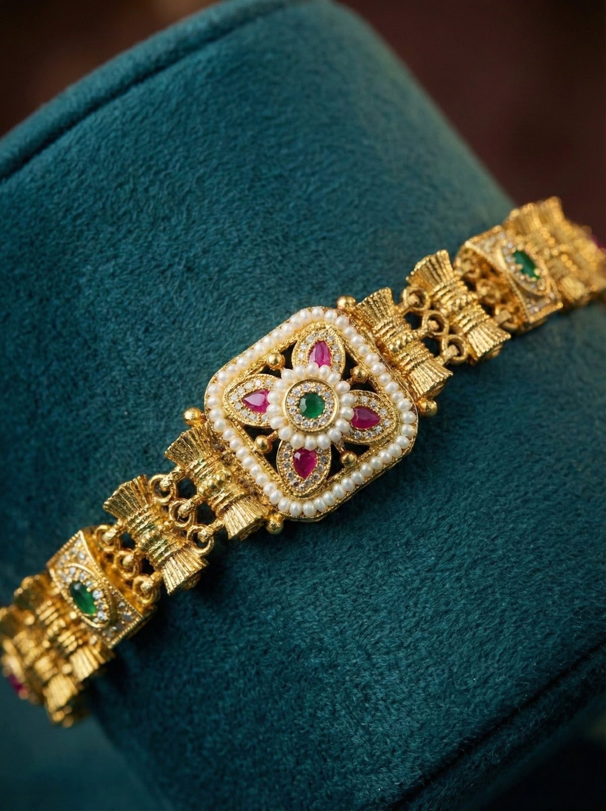 Alternate styling layout profile of Kimi Antique Swaroski Bracelet
