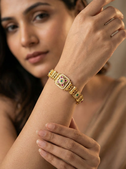 Alternate styling layout profile of Kimi Antique Swaroski Bracelet