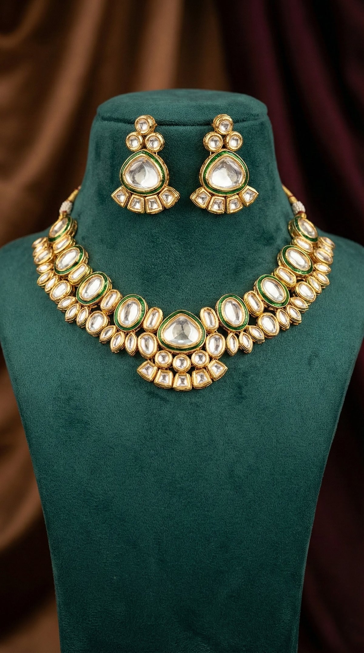 Detailed craftsmanship close up view of Gayatri Premium Kundan Necklace