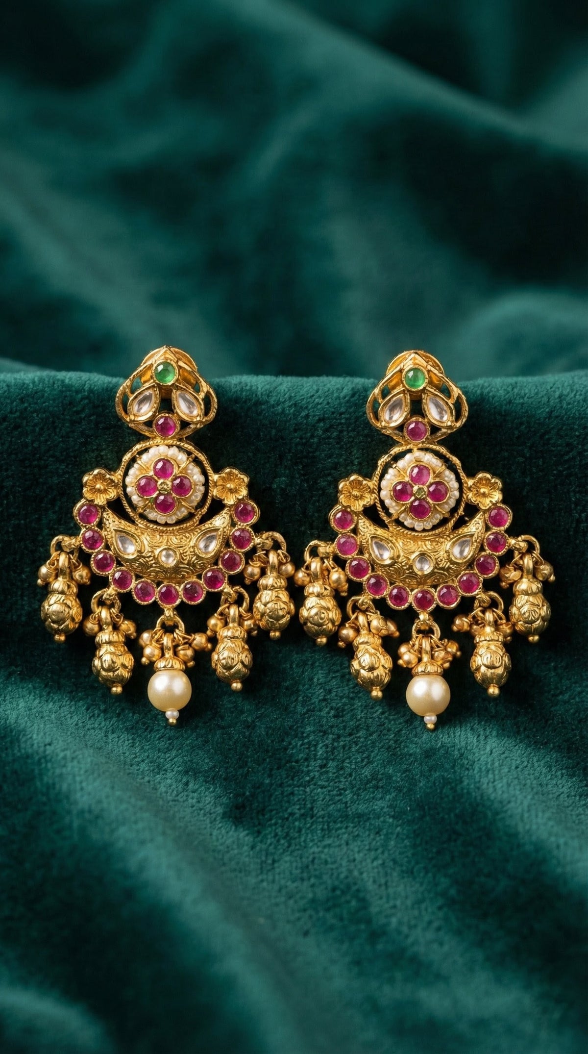 Alternate styling layout profile of Paloma Heritage Golden look Necklace Set