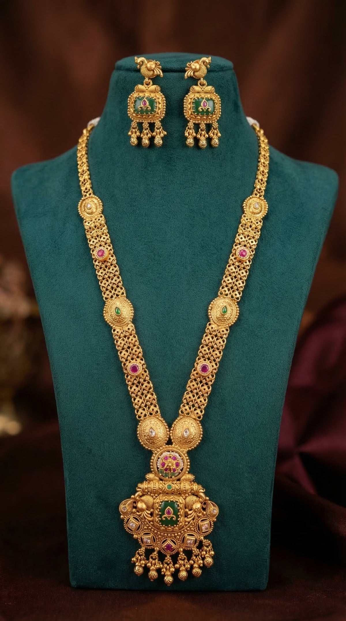 Alternate styling layout profile of Tanvika Antique Gold look Longset
