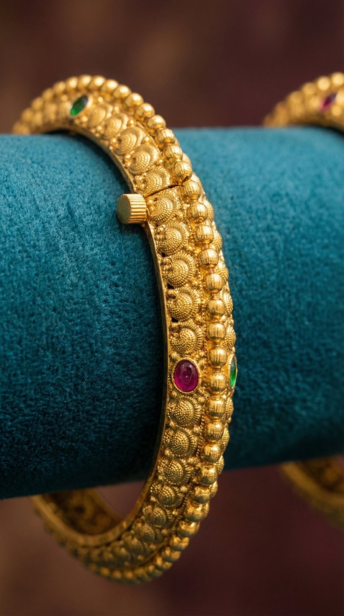 Alternate styling layout profile of Shailee Rajwadi Bangles (Openable)