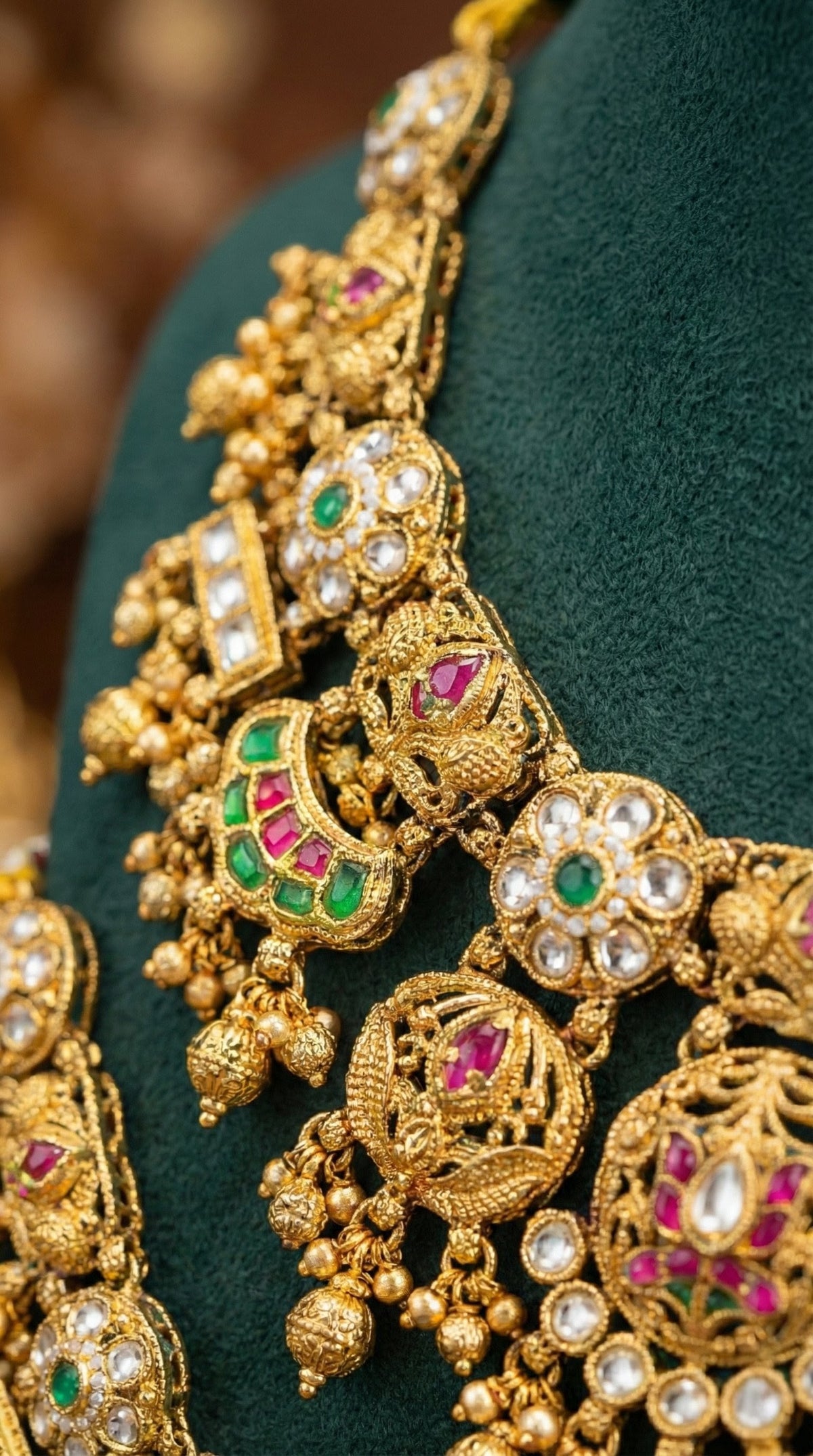 Alternate styling layout profile of Vanshika Antique Necklace Set