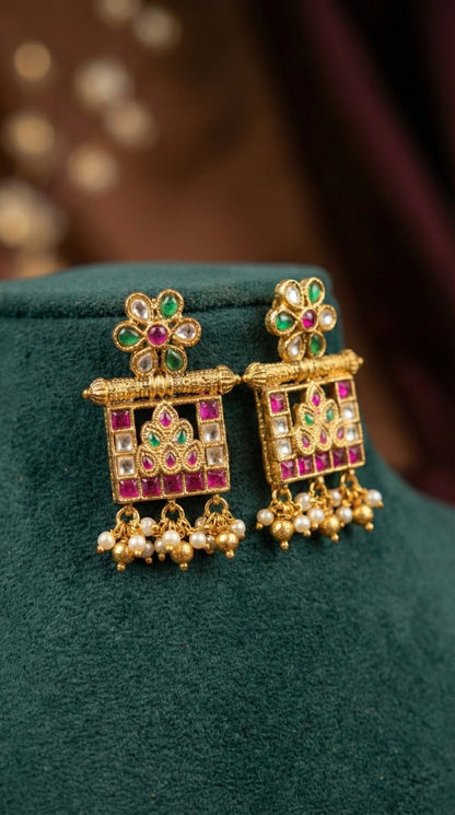 Alternate styling layout profile of Meher Heritage Ghugree Chain Pendant Set