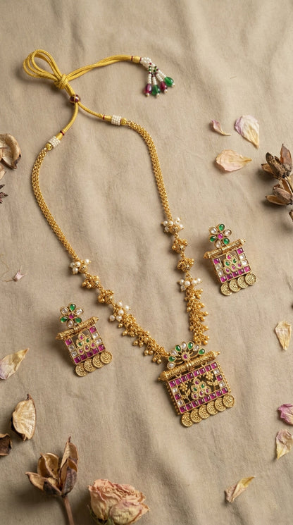 Main display view of the traditional Meher Heritage Ghugree Chain Pendant Set