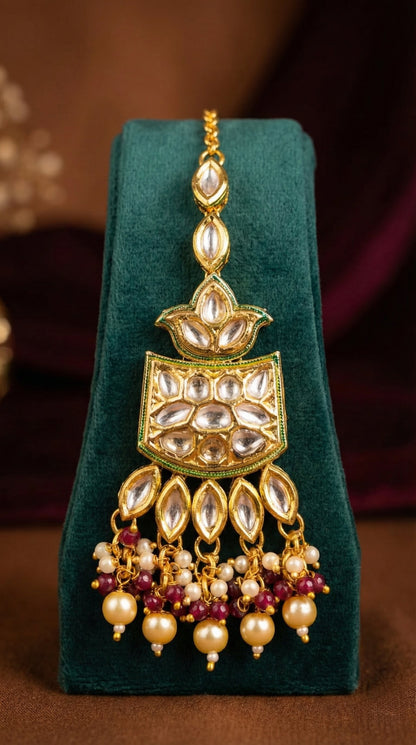 Alternate styling layout profile of Aashi Elegant Kundan Maangtika
